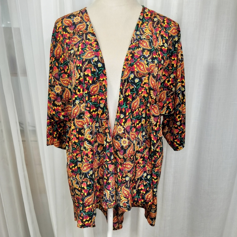 2/$30 LuLaRoe Lindsay Kimono Open Cardigan Shawl Size S Oversized Satin Paisley